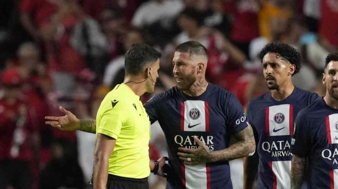 Sergio Ramos est expulsé pour la première fois au Paris Saint-Germain